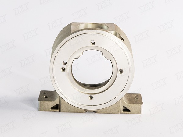 高精度自動(dòng)對(duì)刀器鋁壓鑄件